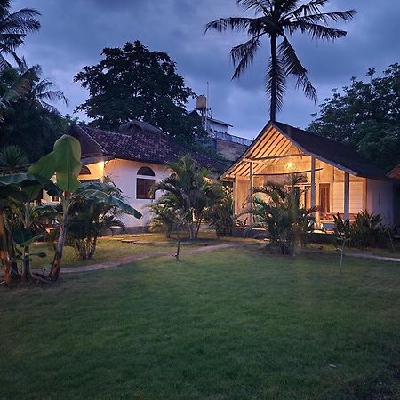 Kayu Cottage Gili Trawangan Dış mekan fotoğraf